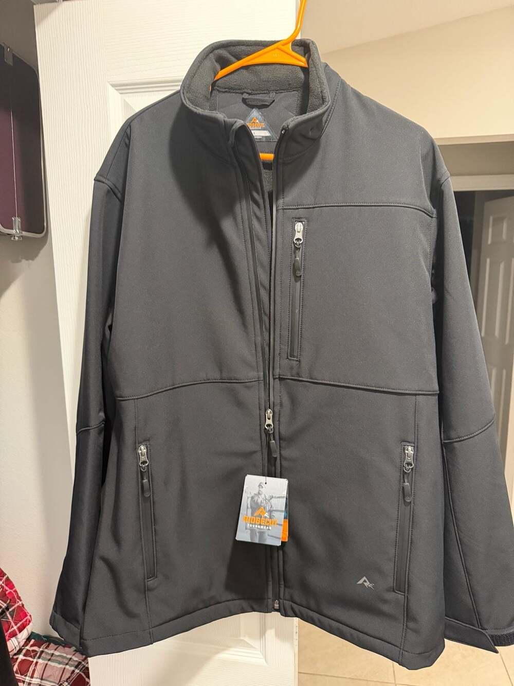 Ridgecut Men's Softshell Wind-Resistant Jacket Size L Black